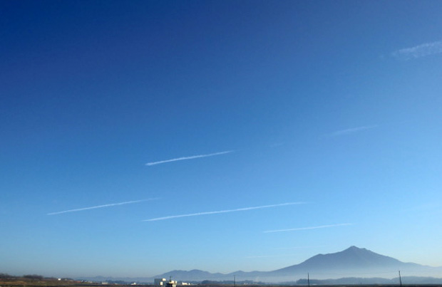 アルファーアビエィションの航空豆知識 飛行機雲 アルファーアビエィション