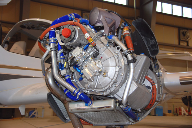 ドイツのティーラート社製のディーゼルエンジン