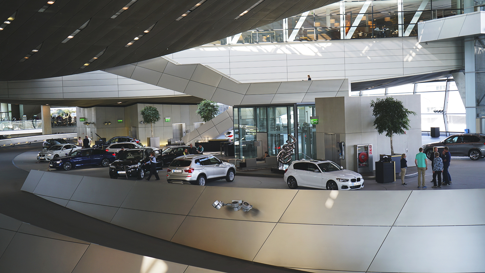 BMW博物館駐車場